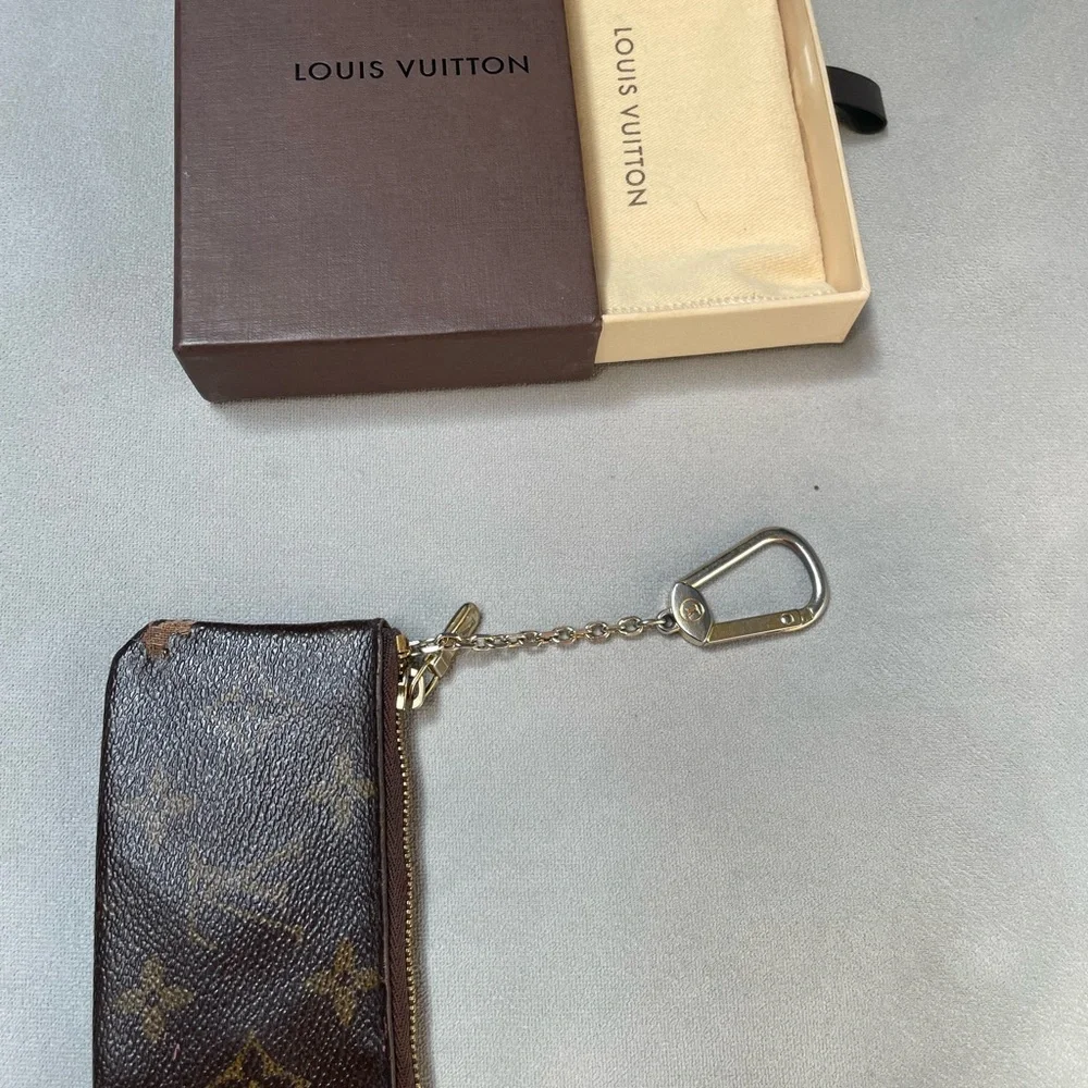 Authentic Louis Vuitton key and card holder - Picture 4 of 4